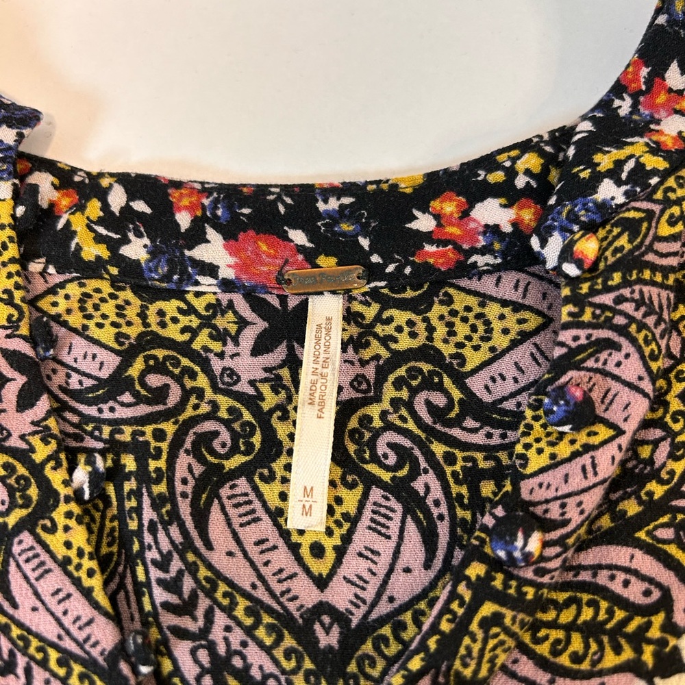 FREE PEOPLE Wildflower Fields Henley Tunic Top V-neck button Women’s Size Medium - Picture 6 of 13
